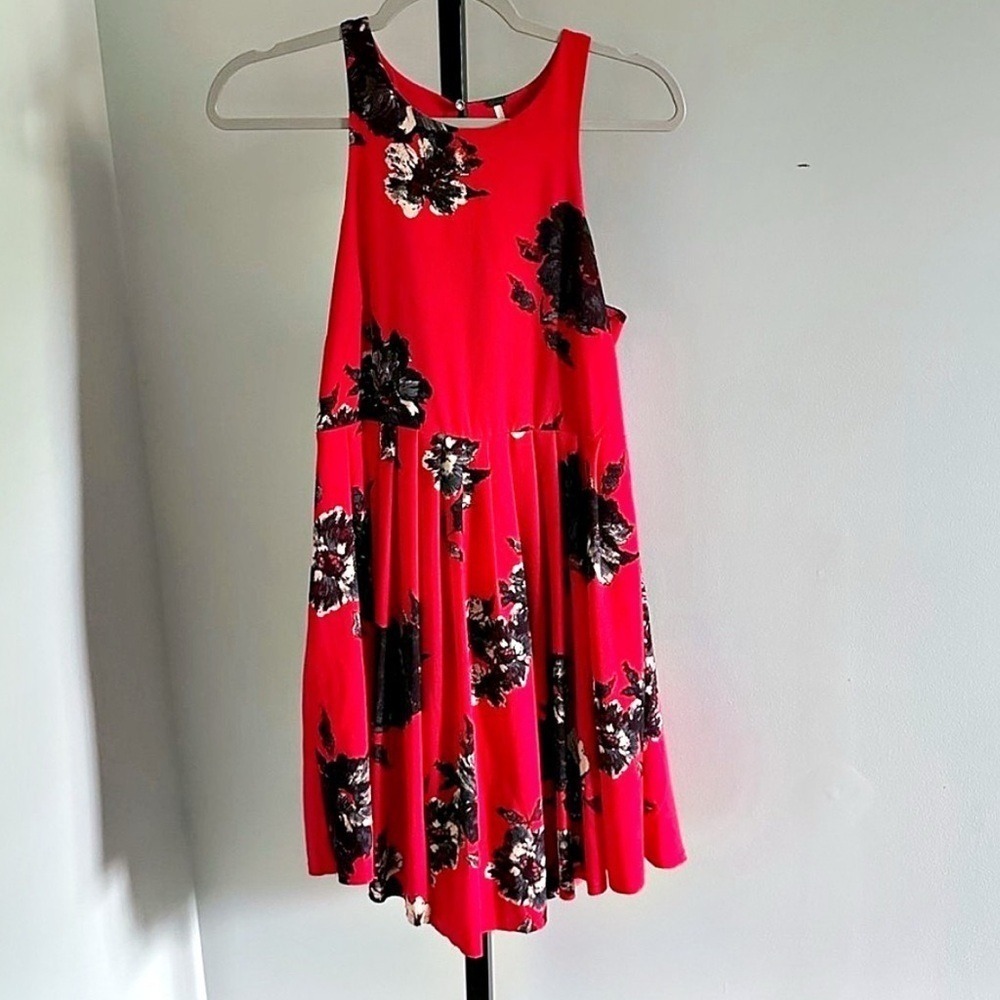 FREE PEOPLE- Cherry Red Floral Mini Dress-Size 2 Flutterby style-EUC - Picture 2 of 12